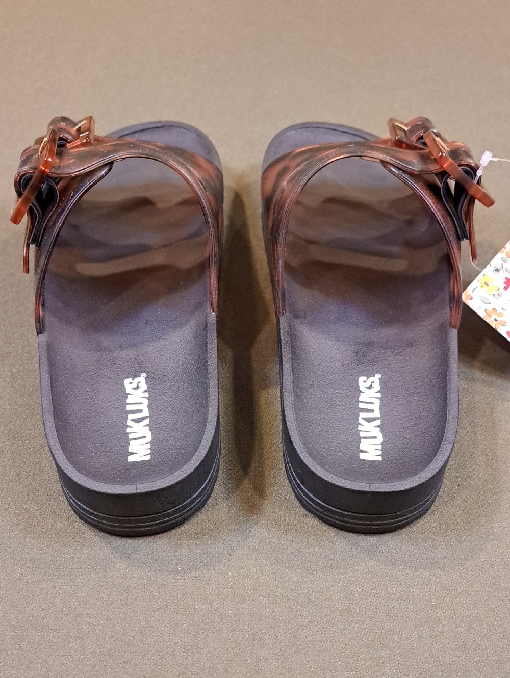 Muk Luks Grand Cayman Lucite Sandal - Color: Black Amber Tortoise - Size: 10 - Picture 5 of 11
